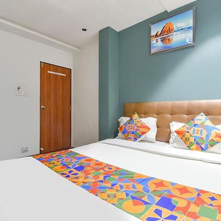 Fabhotel Nidhivan, Udhna Junction Surat Exteriör bild