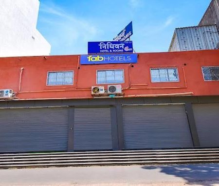 Fabhotel Nidhivan, Udhna Junction Surat Exteriör bild