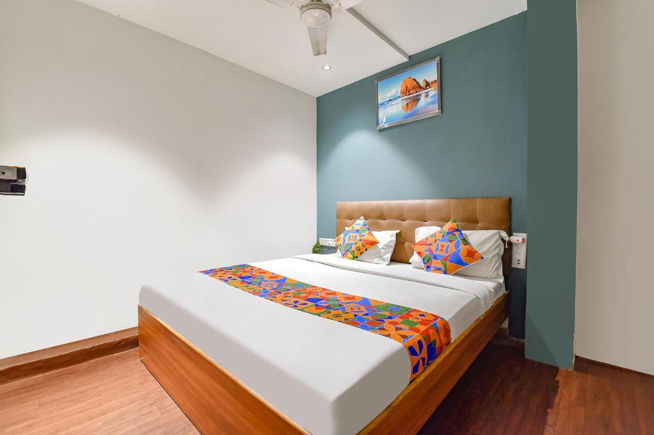 Fabhotel Nidhivan, Udhna Junction Surat Exteriör bild
