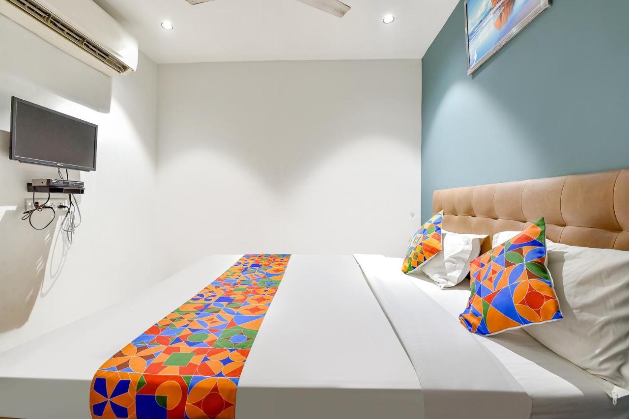 Fabhotel Nidhivan, Udhna Junction Surat Exteriör bild