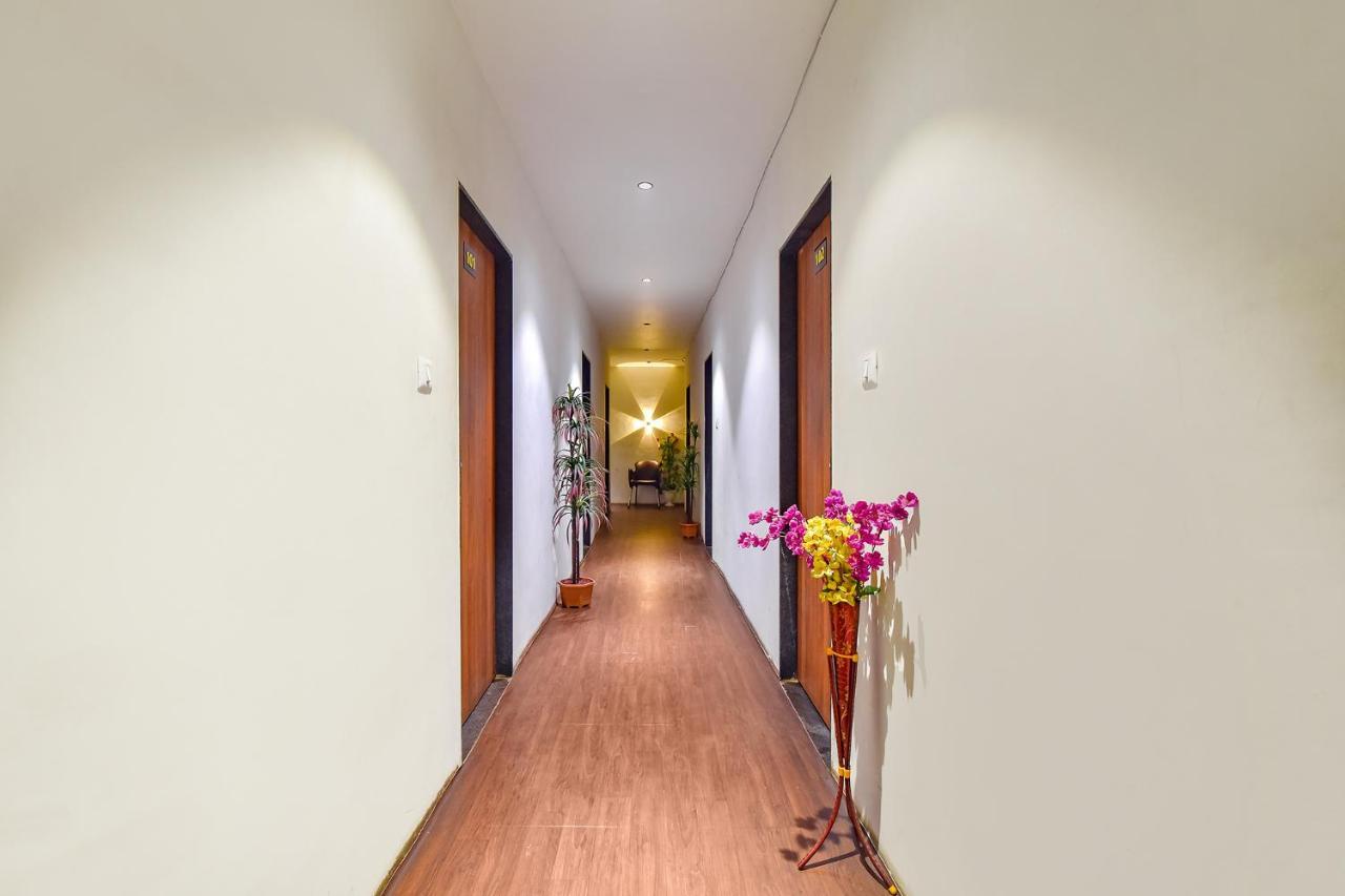 Fabhotel Nidhivan, Udhna Junction Surat Exteriör bild